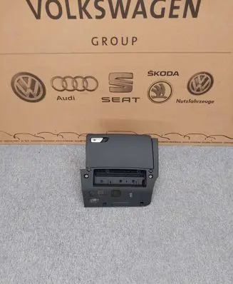 Audi A3 S3 8V Glove box lid/cover 8V5880302A 8V5880302A6PS