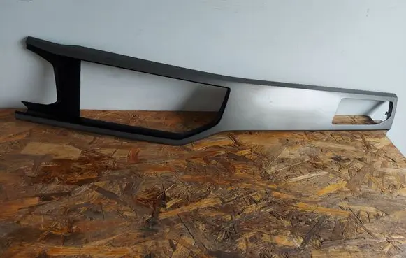 Volkswagen Polo VI Radio/GPS head unit trim 2G1858082B