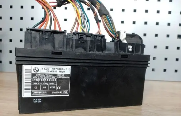 BMW 5 E60 E61 Comfort/convenience module 9176070 6135917607001