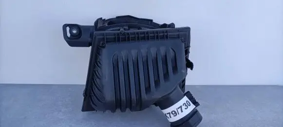 BMW 1 F40 Air filter box 8513916