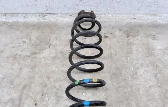 Opel Mokka B Rear coil spring 9829870880