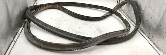 Volkswagen Caddy Loading door rubber seal (on body) 