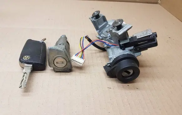 Volkswagen Golf VII Ignition lock 1K0905851 1K0953527D