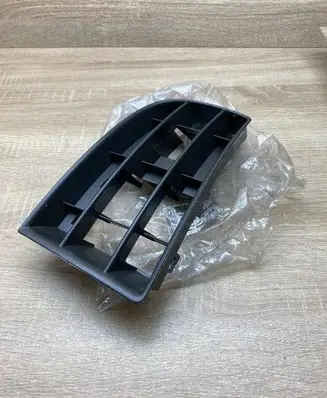 Volkswagen Golf V Front bumper lower grill 1K0853665A