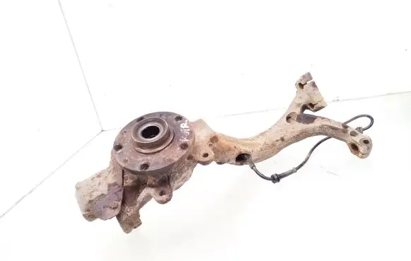 Audi A4 S4 B5 8D Front wheel hub spindle knuckle 8D0407257S