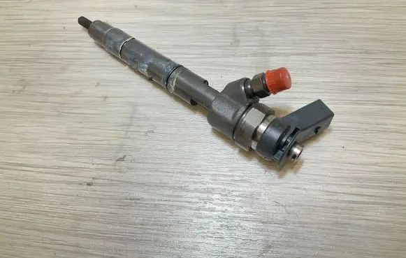 Mercedes-Benz B W245 Fuel injector 0445110167