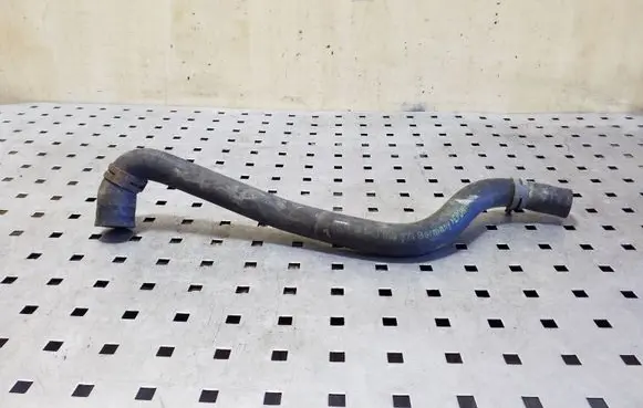 Volkswagen PASSAT B4 Engine coolant pipe/hose 1H0819371