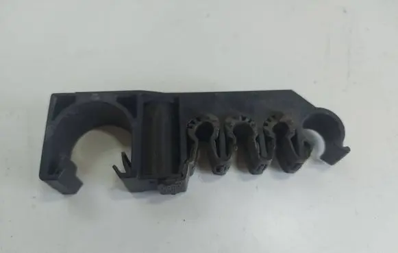 Porsche Cayenne (9PA) Relay mounting block 7L0971848A