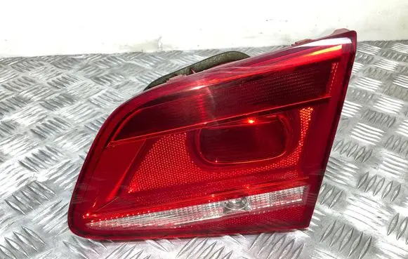 Volkswagen PASSAT B7 Tailgate rear/tail lights 3AE945094J