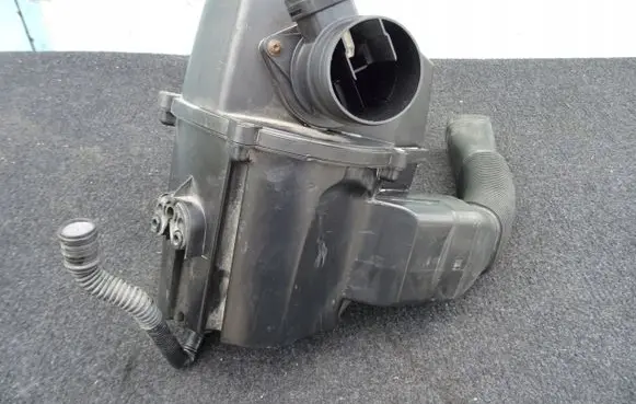 Volkswagen Polo V 6R Air filter box 6R0129601C