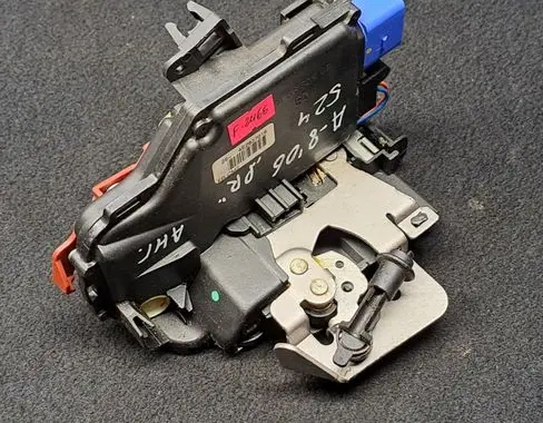 Audi A8 S8 D3 4E Front door lock 4E2837016