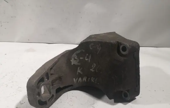 Audi A6 S6 C4 4A Engine mounting bracket 4A0199307G