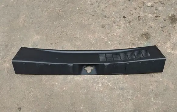 Mitsubishi Outlander Trunk/boot sill cover protection 7240A135