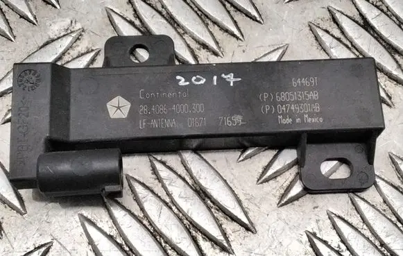 Chrysler Pacifica Aerial antenna amplifier P68051315AB 68051315AB