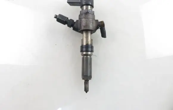 Fuel injector