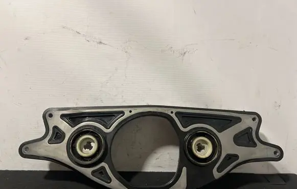 Mercedes-Benz E W214 Gearbox mounting bracket a2063526301