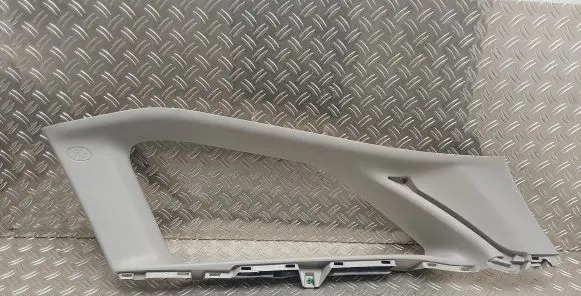 Toyota Auris E180 Rear side glass trim 6247002300