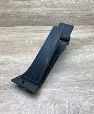 BMW 3 E90 E91 Accelerator throttle pedal 6772646 259160