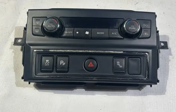 Nissan Titan Climate control unit 27500ez20b