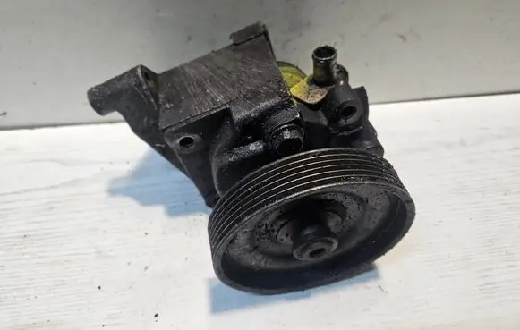 Renault 19 Power steering pump 7700539265 7846075