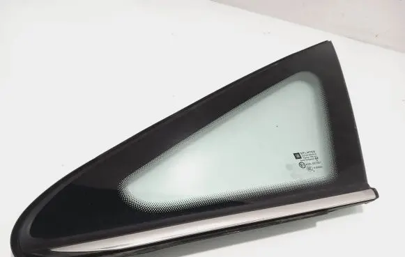 Opel Zafira B Front door vent window glass four-door 13123922
