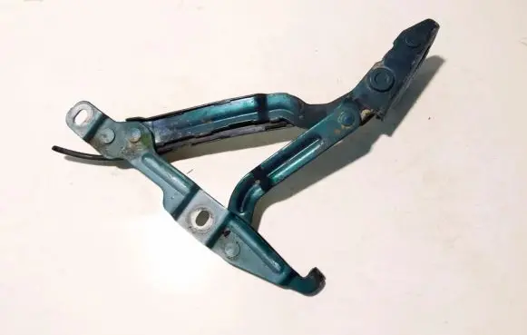 Audi A4 S4 B5 8D Tailgate/trunk/boot hinge 8d5827302a