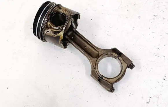 BMW X5M E70 Piston with connecting rod