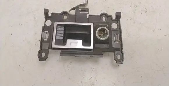 BMW 5 E60 E61 Ashtray (front) 314250100 7034087 PA6GX30