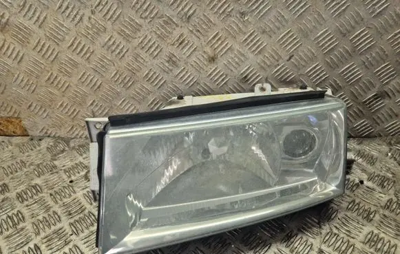 Skoda Octavia Mk1 (1U) Headlight/headlamp 1U1941015E
