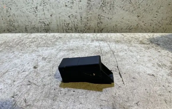 Nissan Qashqai Glow plug pre-heat relay 0281003070