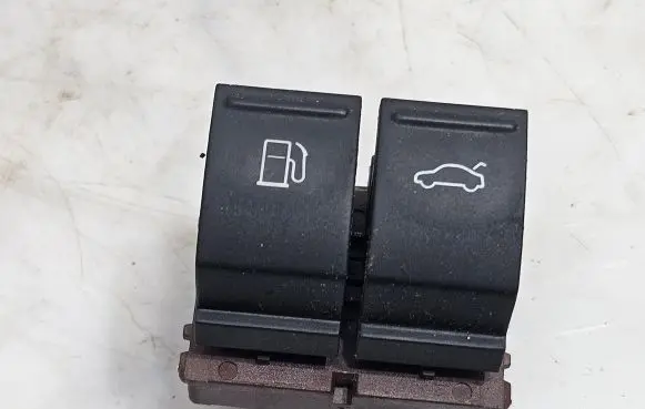 Volkswagen PASSAT B6 Fuel tank opening switch 3C0959903B
