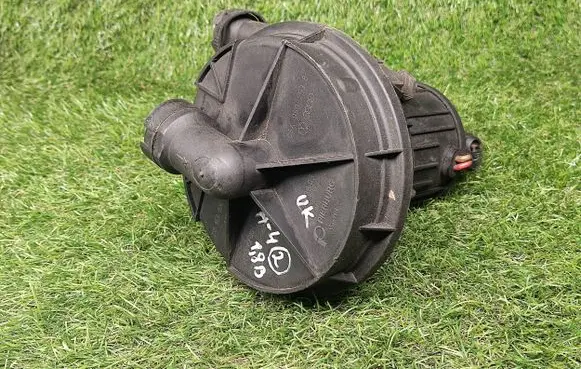 Audi A4 S4 B6 8E 8H Secondary air pump 8E0906613D 06A959253B