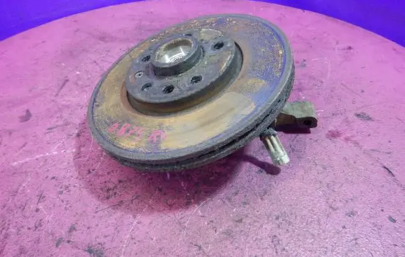 Opel Zafira A Front wheel hub spindle knuckle
