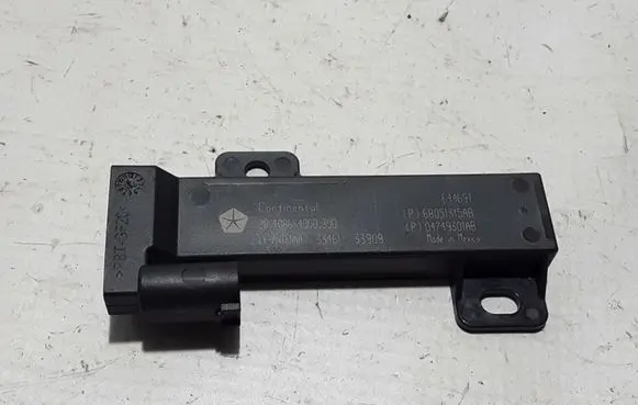 Chrysler Pacifica Aerial antenna amplifier 68051315AB