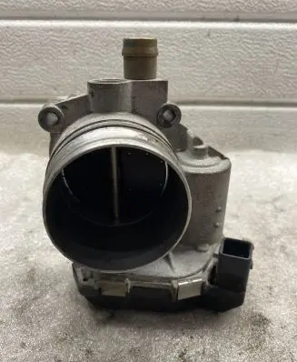 BMW 5 F10 F11 Throttle valve 1354758862502