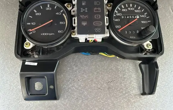 Speedometer (instrument cluster)