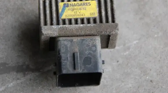 Renault Laguna III Glow plug pre-heat relay 8200859243