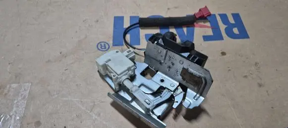 Volkswagen Sharan Tailgate/trunk/boot lock/catch/latch 7M4827505C