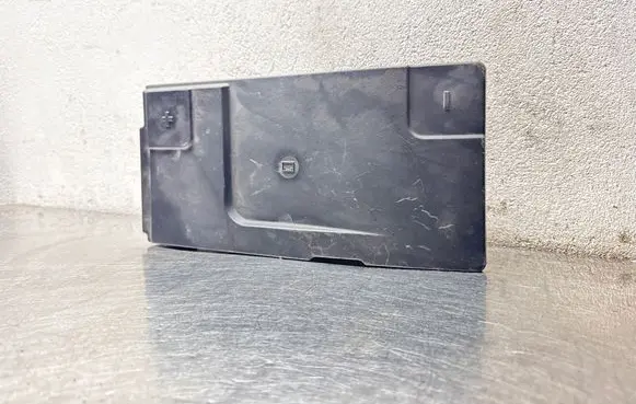 Opel Insignia A Battery box tray cover/lid 13330946 312632764