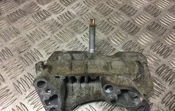 Ford Focus Engine mounting bracket 3m516030ae 3m51-6030-ae