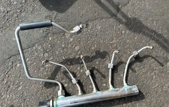 BMW 3 F30 F35 F31 Fuel main line pipe 7585411