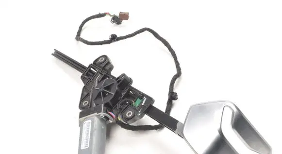 BMW 4 G22 G23 G24 G26 Seat belt trim 5A05245