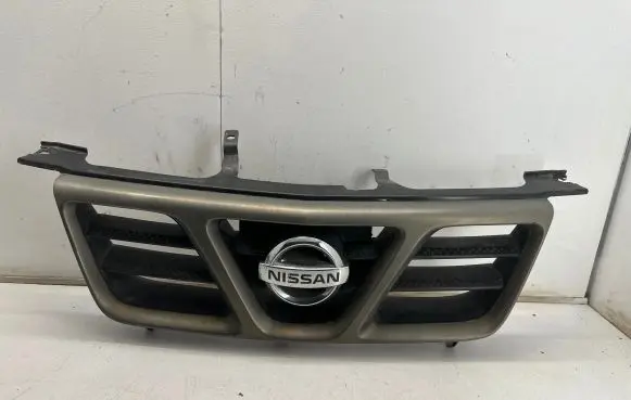 Nissan X-Trail T30 Front grill 