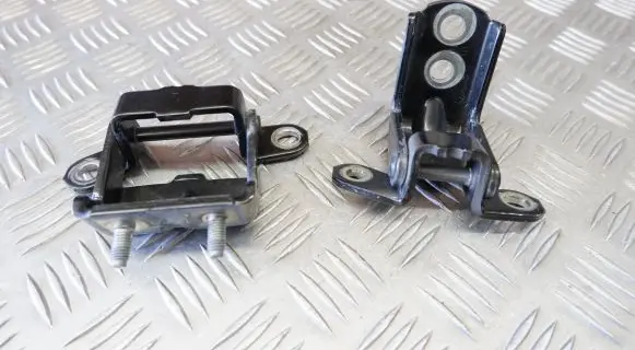 Nissan X-Trail T32 Rear door hinge set 