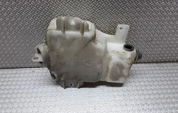 Windshield washer fluid reservoir/tank