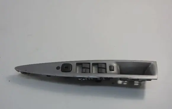 Mazda 2 Electric window control switch 05074535