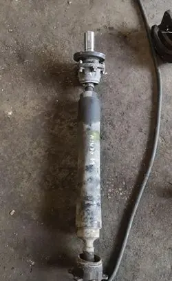 Mitsubishi Pajero Rear driveshaft/prop shaft 
