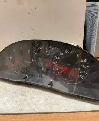 Audi A4 S4 B5 8D Speedometer (instrument cluster) 8D0919033A