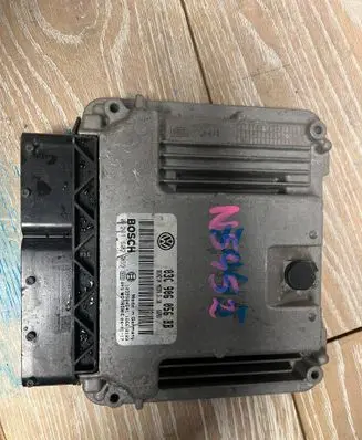 Volkswagen Touran I Engine control unit/module 03C906056BB 0261S02069