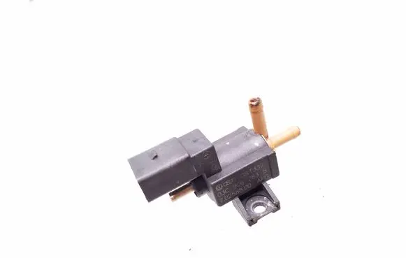 Volkswagen Golf V Turbo solenoid valve 03C906283B